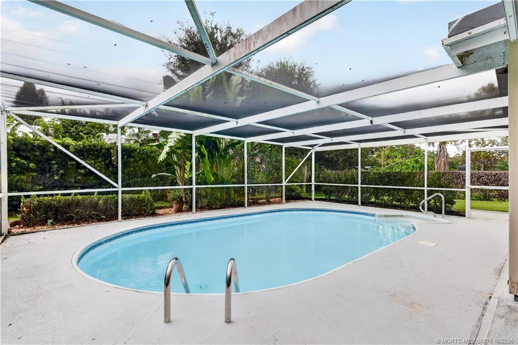2 bedroom Single Family Residence at 908 SW 36th Terrace, Palm City Gardens, Palm City — photo 2