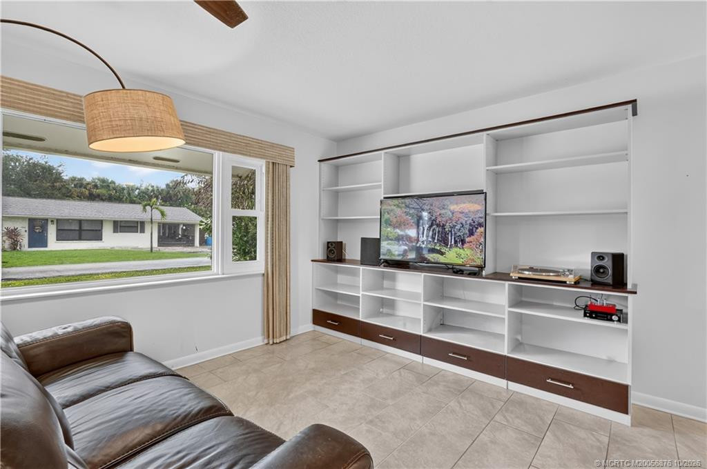 2 bedroom Single Family Residence at 908 SW 36th Terrace, Palm City Gardens, Palm City — photo 4