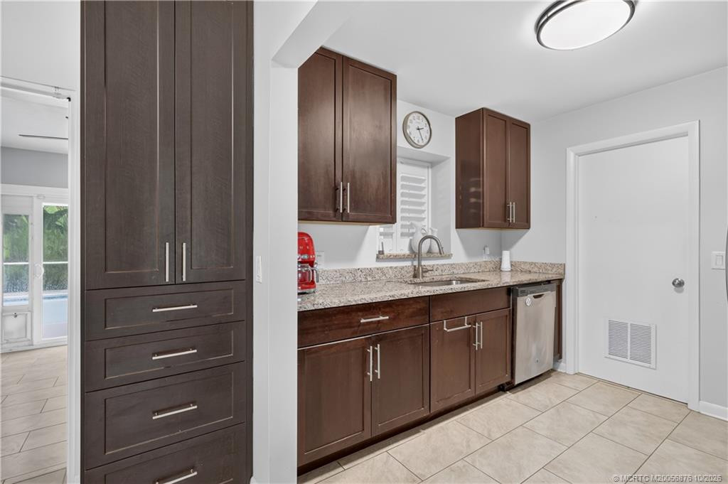 908 SW 36th Terrace, Palm City FL - photo 7 of 35