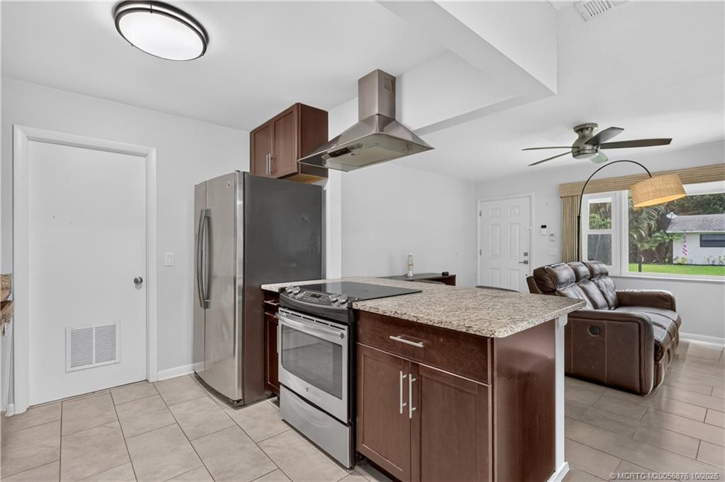 908 SW 36th Terrace, Palm City FL - photo 9 of 35