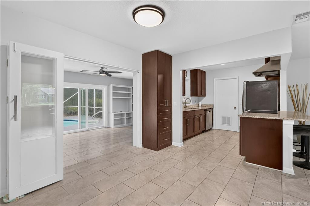 908 SW 36th Terrace, Palm City FL - photo 10 of 35