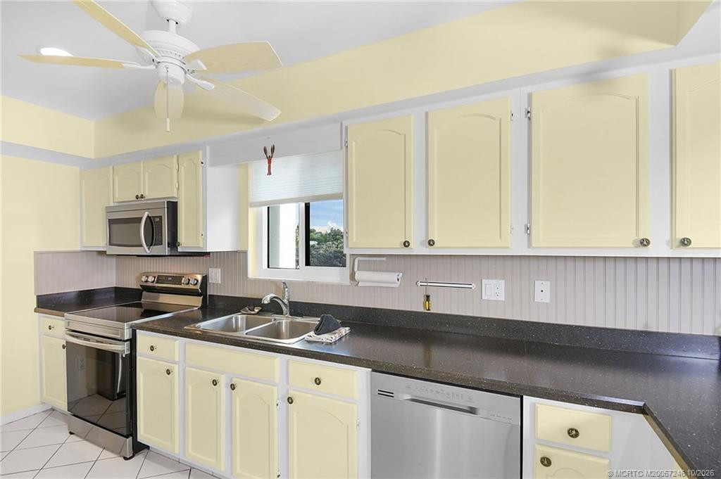 175 SE Saint Lucie Boulevard #B82, Stuart FL - photo 19 of 53