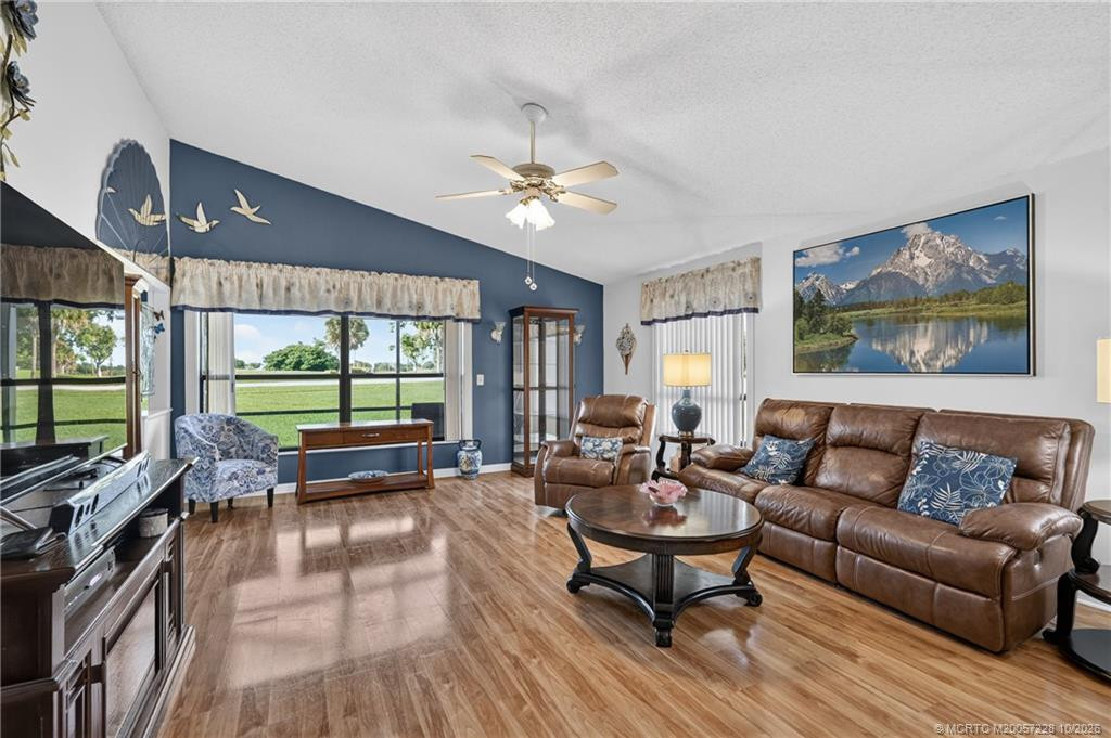 6865 SE Bunker Hill Drive, Hobe Sound, FL 33455 in Hobe Sound - property photo 4