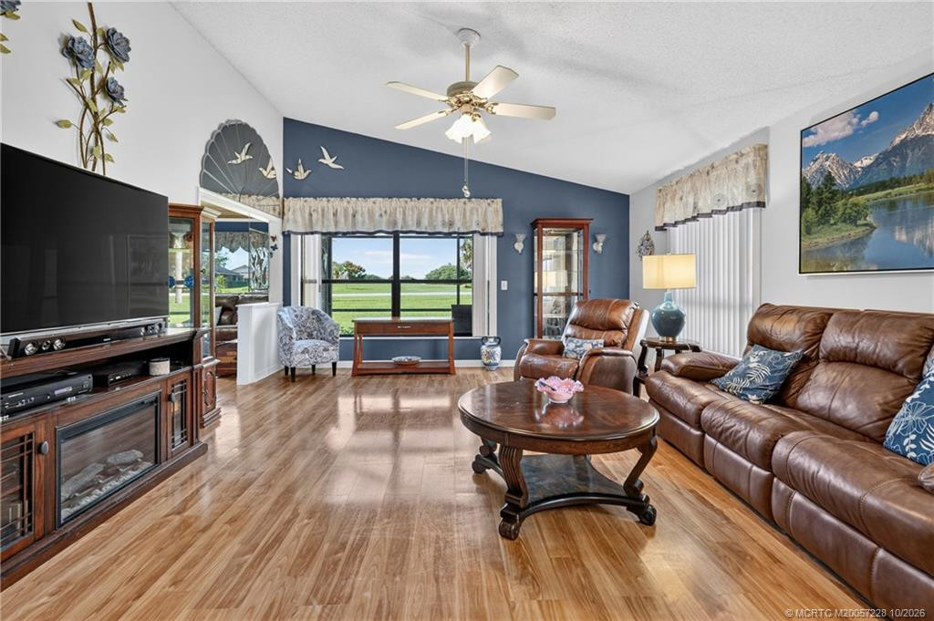 6865 SE Bunker Hill Drive, Hobe Sound, FL 33455 in Hobe Sound - property photo 5