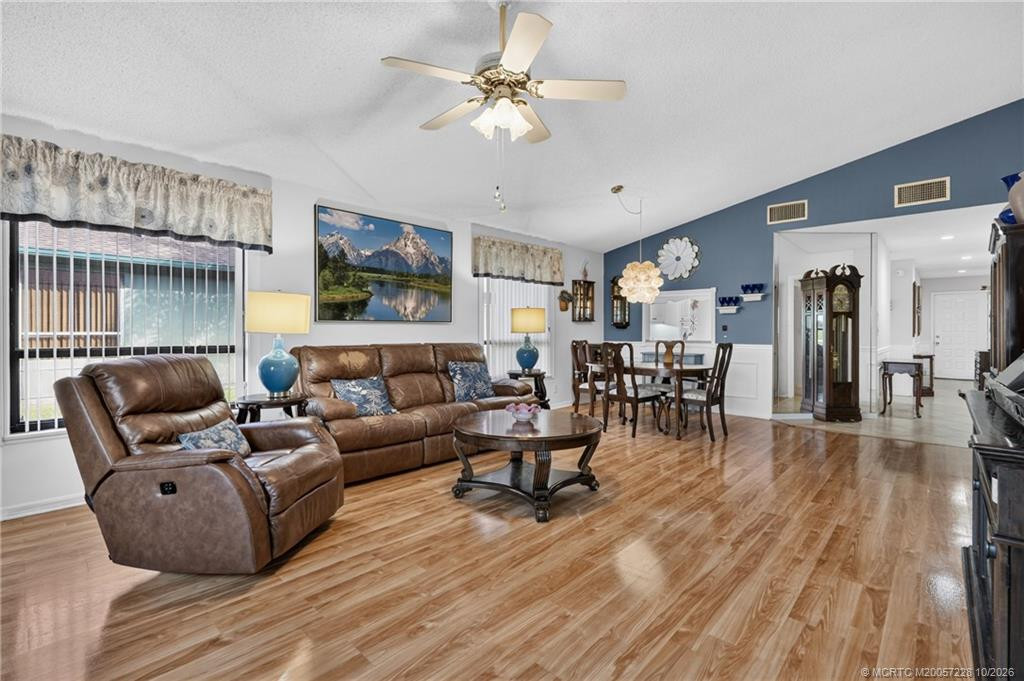 6865 SE Bunker Hill Drive, Hobe Sound, FL 33455 in Hobe Sound - property photo 7