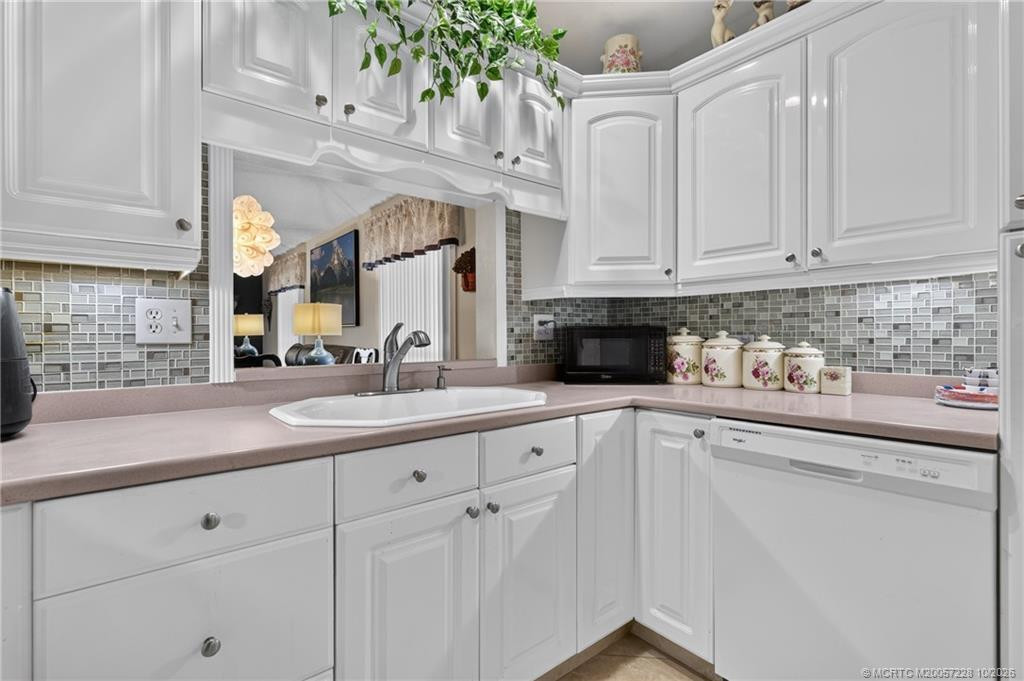 6865 SE Bunker Hill Drive, Hobe Sound FL - photo 19 of 62