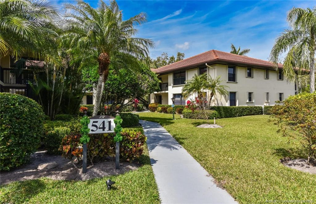 541 SW South River Drive 103, Stuart, FL 34997 in Stuart - property photo 2