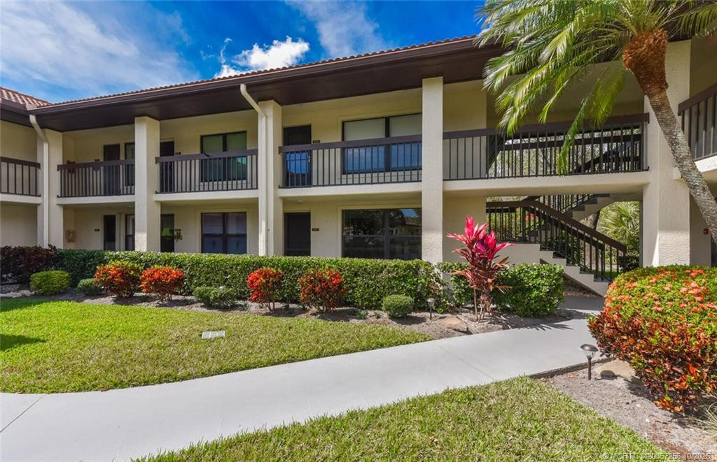 541 SW South River Drive 103, Stuart, FL 34997 in Stuart - property photo 4