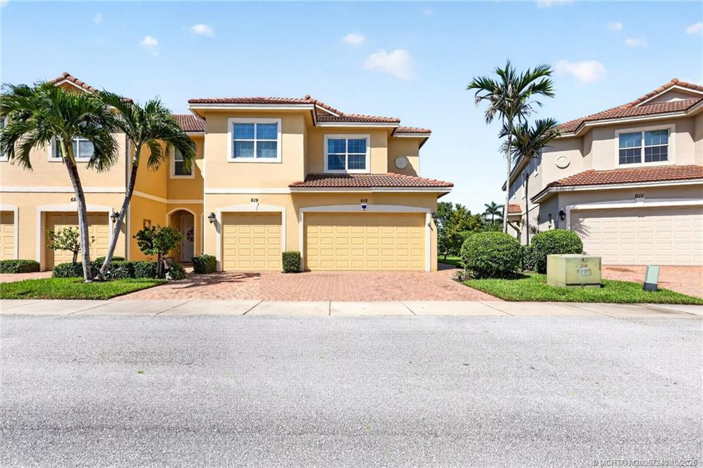 615 SW Glen Crest Way, Stuart, FL 34997 in Stuart - property photo 3
