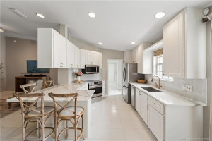 Kitchen counter seating area