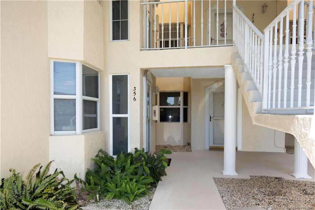 356 Grove Isle Circle, Vero Beach, FL 32962 in Vero Beach - property photo