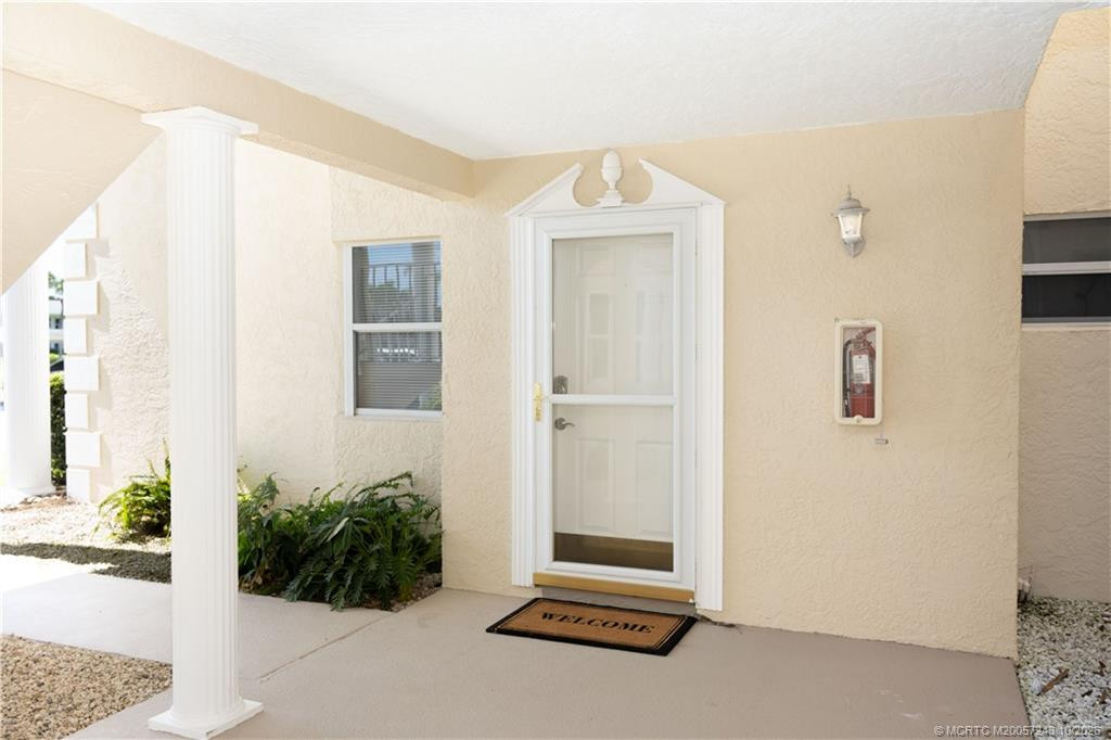 356 Grove Isle Circle, Vero Beach, FL 32962 in Vero Beach - property photo 2