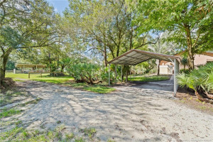 carport.