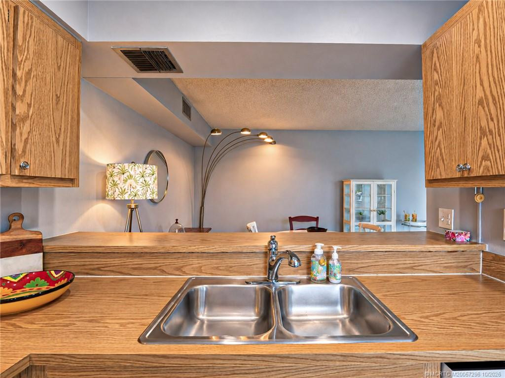 turnkey kitchen with everything you need!