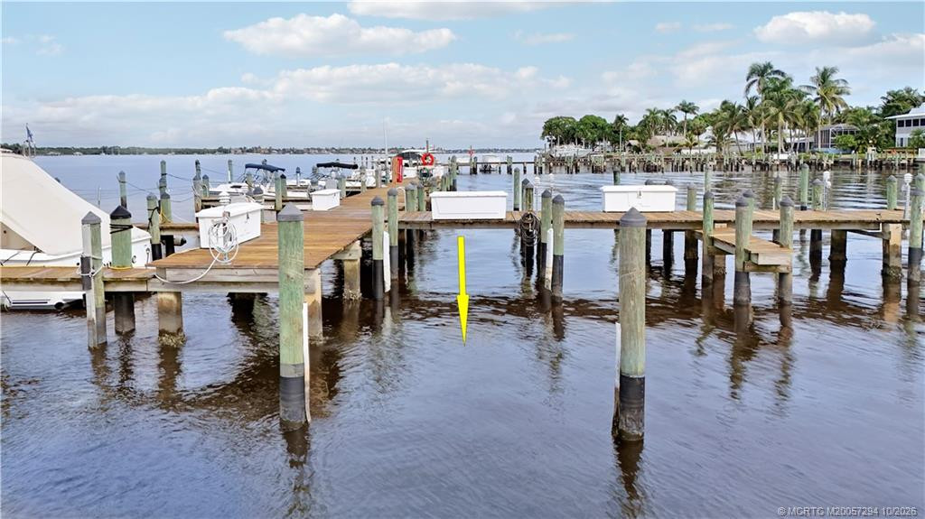 This boat slip will hold up to a 30" boat and is right outside your lanai