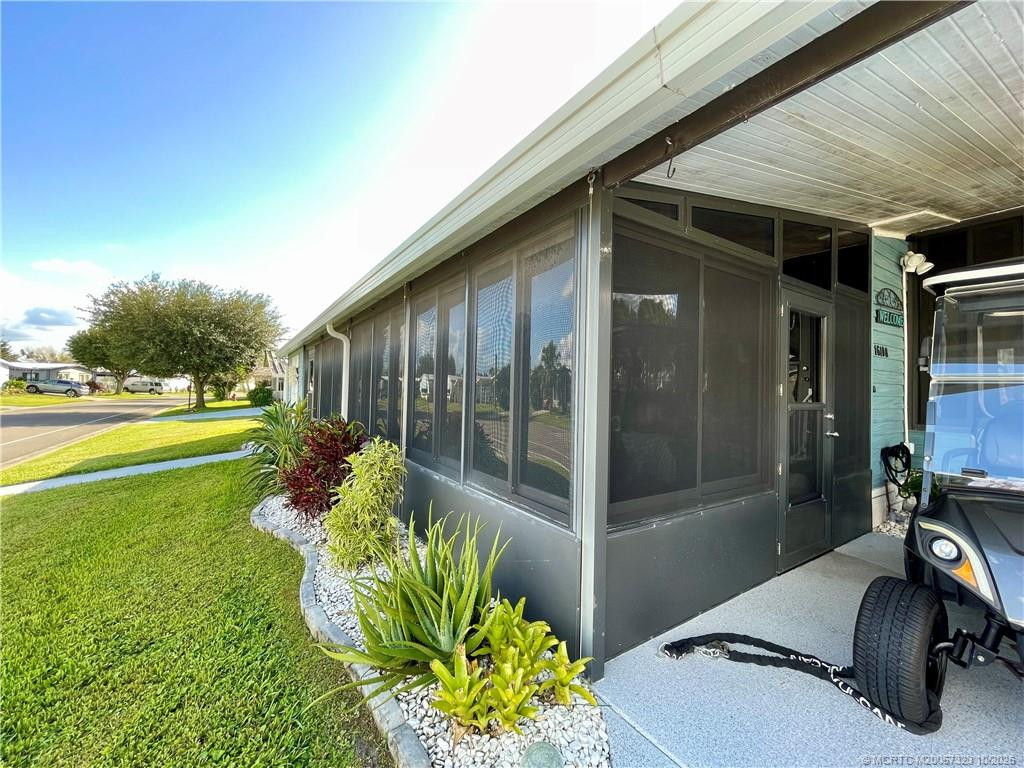 Corner lot location!