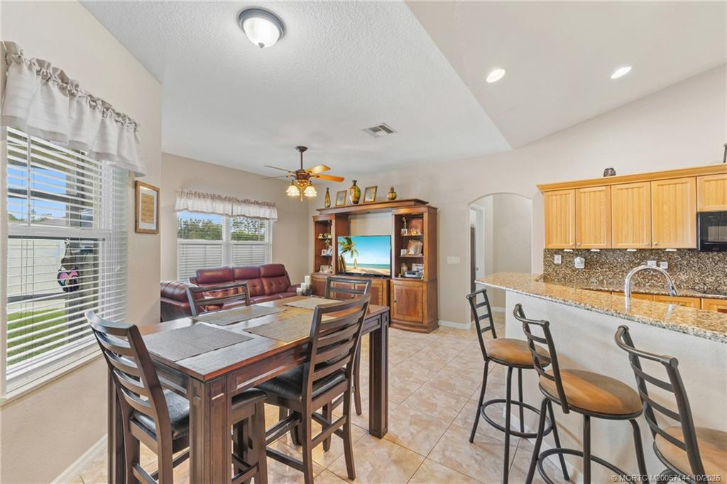 5748 NW Bonny Court, Port St. Lucie FL - photo 13 of 42