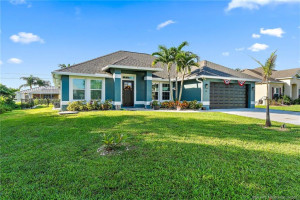 Photo for 180 SW Felix Avenue, Port St. Lucie, FL 34953 - listing #M20057356 180 SW Felix Avenue, Port St. Lucie, FL 34953