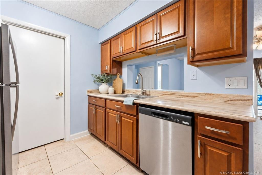 4119 NW Cinnamon Tree Circle, Jensen Beach, FL 34957 in Jensen Beach - property photo 3