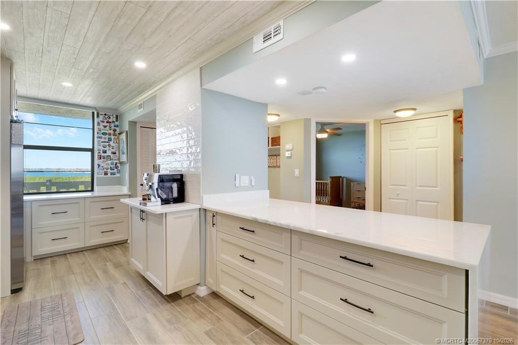 10000 S Ocean Drive 704, Jensen Beach, FL 34957 in Jensen Beach - property photo 7