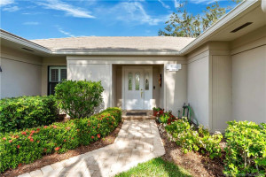 Photo for 2102 NW Greenbriar Lane, Palm City, FL 34990 - listing #M20057348 2102 NW Greenbriar Lane, Palm City, FL 34990