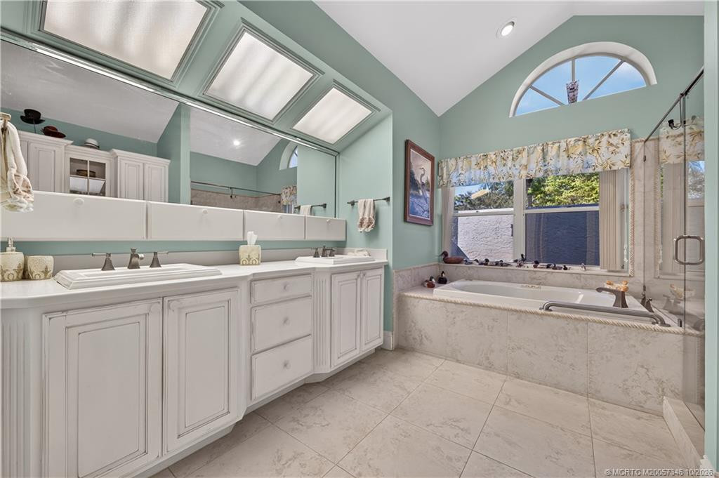 1642 NW Sweet Bay Circle, Palm City FL - photo 18 of 44