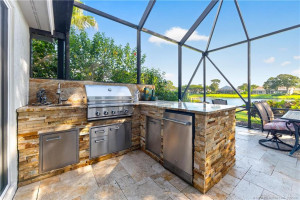Outdoor Kitchen
