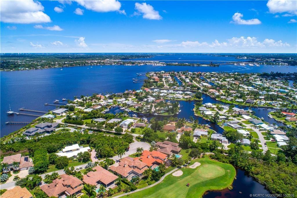 4 bedroom Single Family Residence at 33 SW Palm Cove Drive, Palm Cove Golf & Yacht Club Ph, Palm City — photo 3