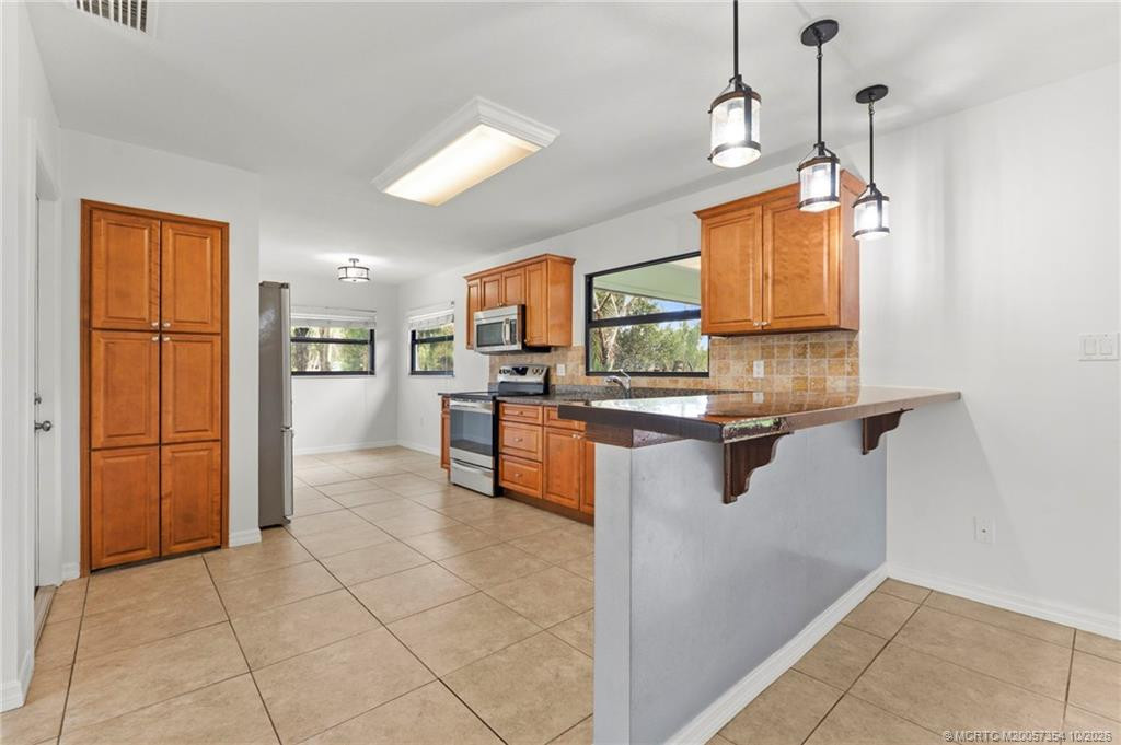 7003 Salerno Road, Fort Pierce FL - photo 8 of 41