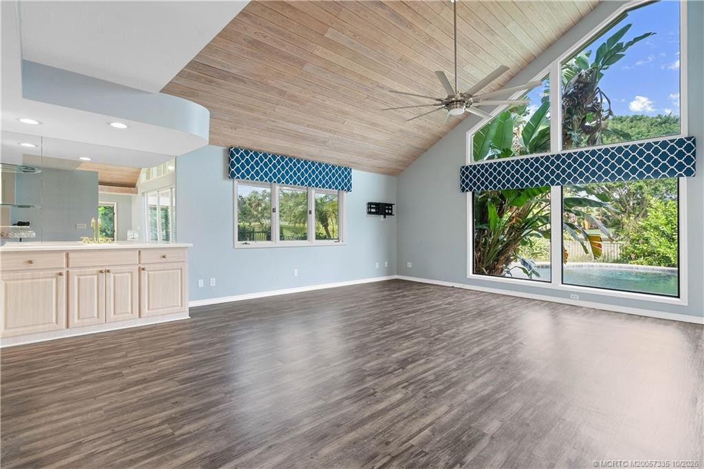 6323 SE Farmington Place, Stuart FL - photo 14 of 41