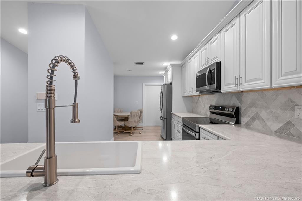 1460 SW Greens Pointe Way, Palm City FL - photo 10 of 34