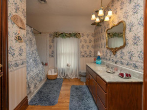 Photo for 411 W Center Street, Lake City, MN 55041 - Listing #5629687 Master full bathroom with large soaker tub