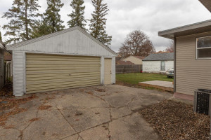 Photo for 806 1st Avenue NW, Austin, MN 55912 - Listing #5680636 806 1st Ave NW Austin MN 55912-large-025-016-Garage-1500x1000-72dpi