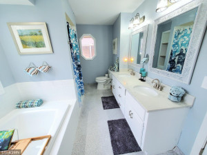 Photo for 11815 61st Avenue N, Plymouth, MN 55442 - Listing #5685157 Mainfloor Master suite bathroom! Separate jacuzzi tub and separate shower