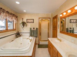 Photo for 304 10th Avenue W, Lamberton, MN - Listing #5717994 Ensuite bath features double sinks, jetted tub and separate shower.