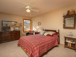 Photo for 1802 16th Avenue SW, Austin, MN 55912 - Listing #5723327 1802 16th Ave SW Austin MN-027-028-Bedroom 3-MLS_Size
