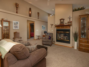 Photo for 1802 16th Avenue SW, Austin, MN 55912 - Listing #5723327 1802 16th Ave SW Austin MN-014-012-Living Room-MLS_Size