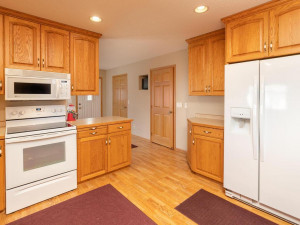 Photo for 1802 16th Avenue SW, Austin, MN 55912 - Listing #5723327 1802 16th Ave SW Austin MN-008-005-Kitchen-MLS_Size