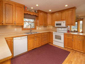 Photo for 1802 16th Avenue SW, Austin, MN 55912 - Listing #5723327 1802 16th Ave SW Austin MN-007-006-Kitchen-MLS_Size