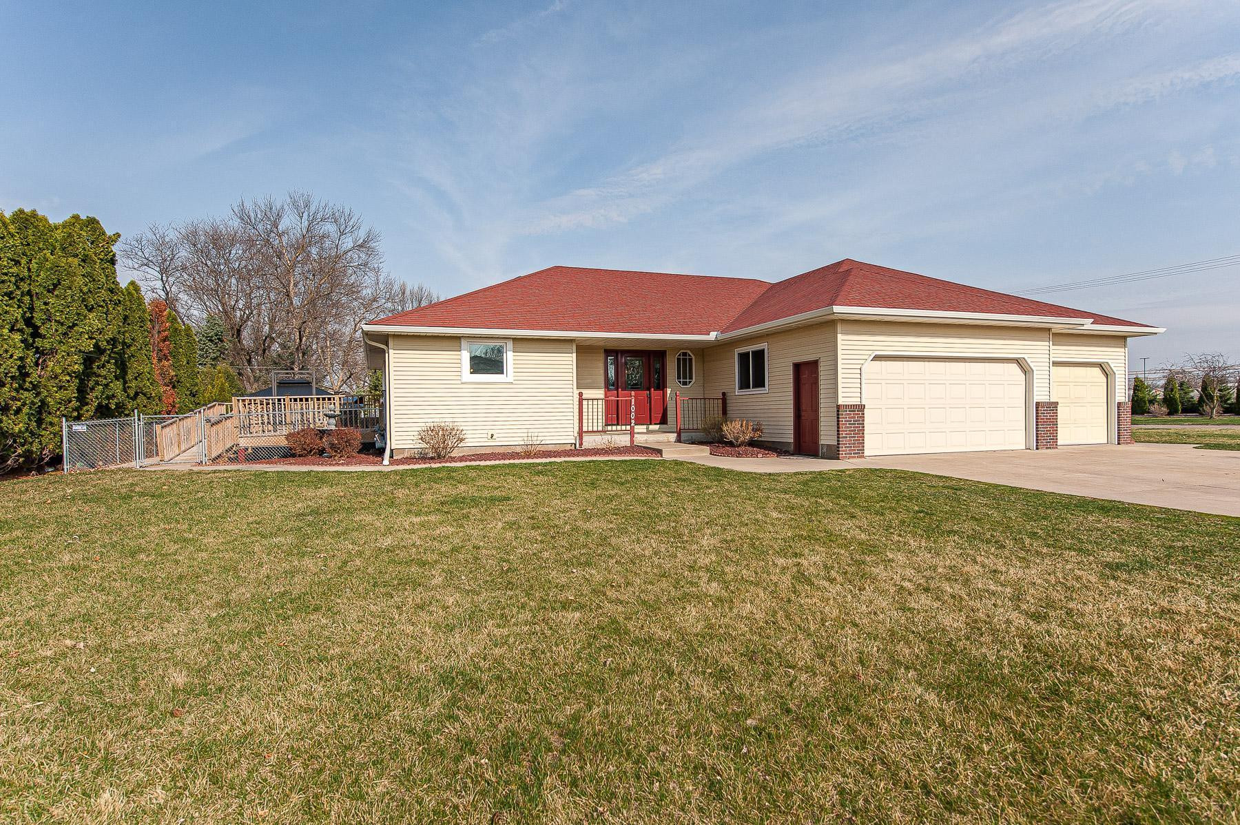 Photo for 1002 W Irving Street, Lake City, MN 55041 - Listing #5737046 1002 W Irving Street, Lake City, MN 55041