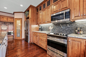 Photo for 3584 Village Way, Hastings, MN 55033 - Listing #5763618 Tpantry really make this kitchen tops!ile backsplash and