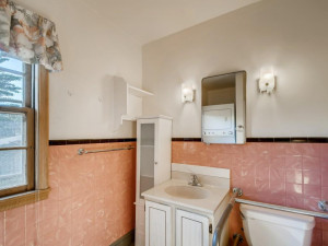 Photo for 555 36 1/2 Avenue NE, Minneapolis, MN 55418 - Listing #6005403 555 36 12 Avenue NE MN - MLS Sized - 020 - 23 Primary Bathroom