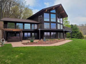 Photo for 743 N 4th Street, La Crescent, MN 55947 - Listing #5750236 743 N 4th Street, La Crescent, MN 55947
