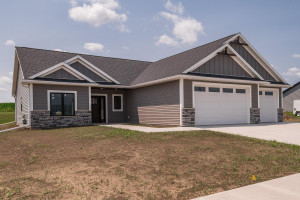 Photo for 2221 Marvs Lane NE, Stewartville, MN 55976 - Listing #6002165 2221 Marvs Lane NE, Stewartville, MN 55976