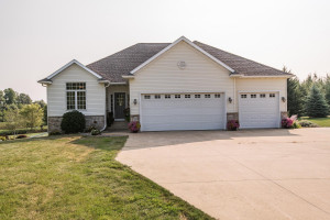 Photo for 1206 36th Street NW, Austin, MN 55912 - Listing #6087591 1206 36th Street NW, Austin, MN 55912