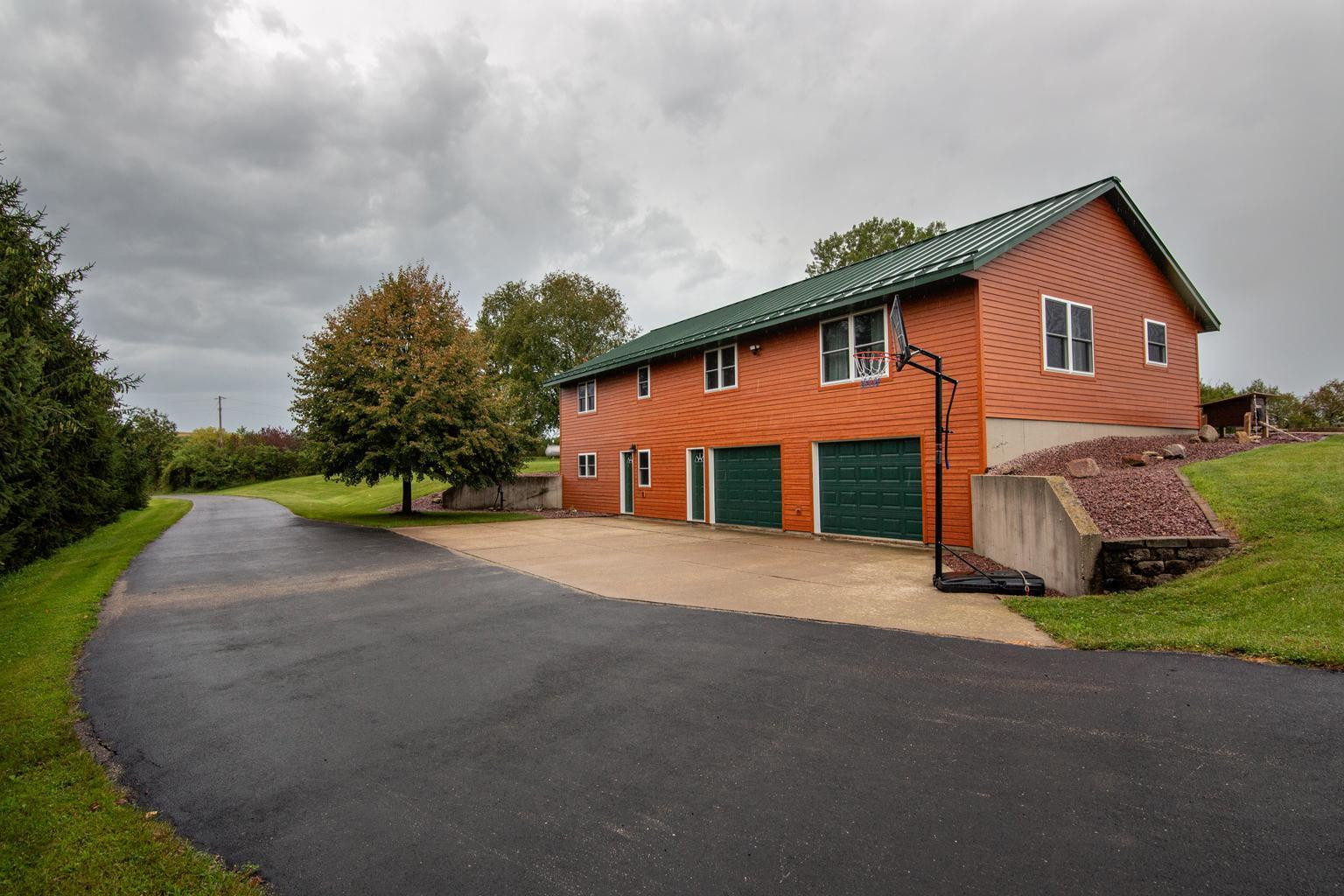 Photo for 31340 County Road 16, La Crescent, MN 55947 - Listing #6090382 31340 County Road 16, La Crescent, MN 55947