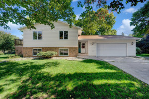 Photo for 52 Sterling Street N, Maplewood, MN 55119 - Listing #6098724 52 Sterling Street N, Maplewood, MN 55119