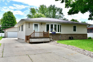 Photo for 860 47th Avenue, Winona, MN 55987 - Listing #6215865 860 47th Avenue, Winona, MN 55987