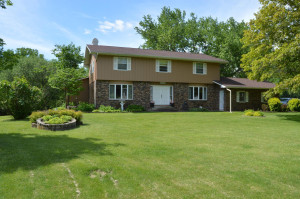 Photo for 2147 Clinton Drive, Winona, MN 55987 - Listing #6202540 2147 Clinton Drive, Winona, MN 55987