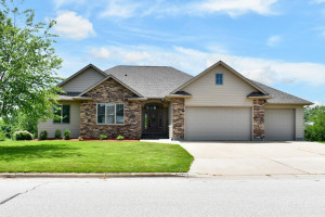 Photo for 1425 Highland Drive, Winona, MN 55987 - Listing #6216470 1425 Highland Drive, Winona, MN 55987